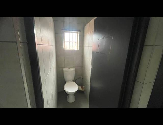 RETAIL PROPERTY TO RENT IN VALHALLA